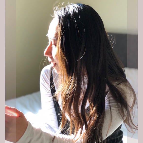 WELCOME TO OUR MINIMALIST CLOSET!!!🐰🐰🐰 - Picture 1 of 1